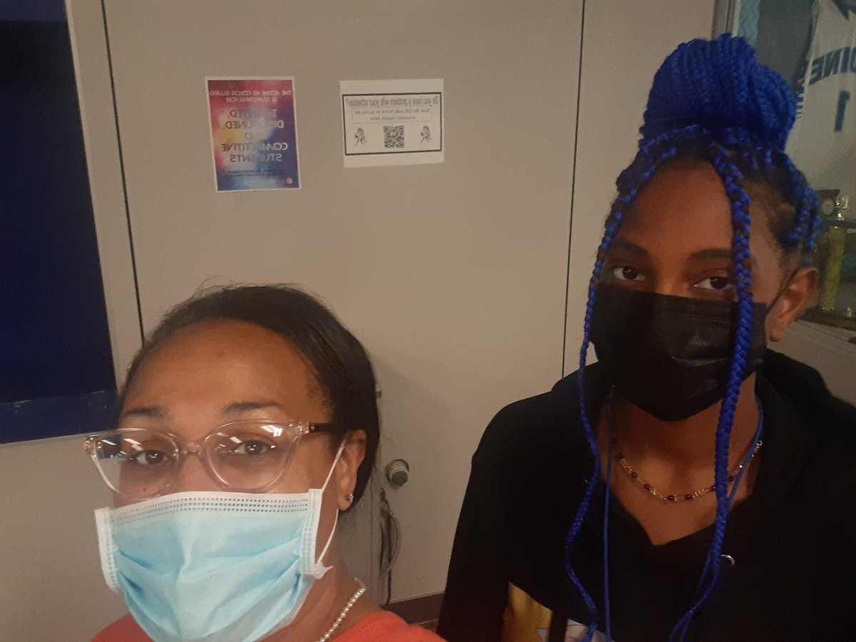 SNikkiVaughan's tweet photo. Ran into this intelligent, super cool, and school spirit filled scholar--notice her blue hair! I loved it! I asked her, what is your favorite subject? She responded with confidence....English! Oh, today was a great day! #MustangMoments #AldineForward #GratefulAP https://t.co/RDoDycg5Vx