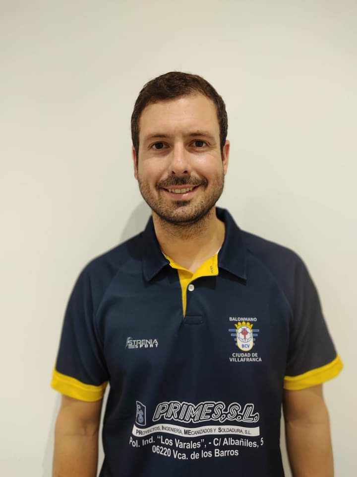 BM_CiudadVCA's tweet photo. COMENZAMOS CON LA PRESENTACIÓN DEL EQUIPO.

IGNACIO CUELLAR ES NUESTRO CAPITÁN Y UN REFERENTE DEL BALONMANO EN VILLAFRANCA Y EN LA REGIÓN.

👉Posición: Primera línea
✅Compromiso y entrega a disposición del equipo.

🗣️Gracias "Cuellar" por tu compromiso una temporada más. https://t.co/AefWfLPezM