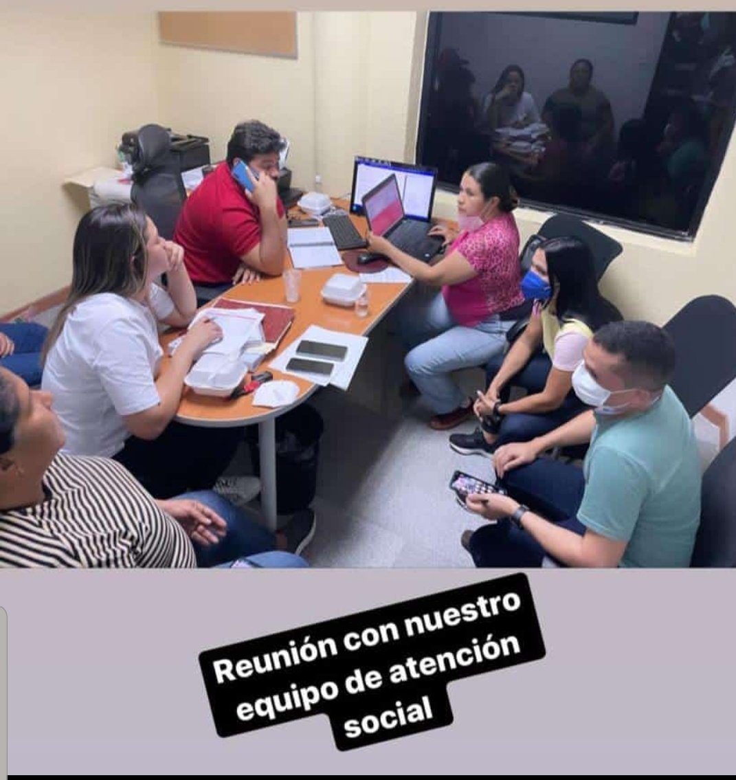 MariaVallenil15's tweet photo. Cumpliendo las instrucciones de nuestro Pdte @NicolasMaduro los Candidatos @ErnestoPSUV_ Gobernador y @ANAFUENTES_PSUV Alcaldia de Maturin , ya desplegados en la atención integral de nuestro Pueblo junto @PartidoPSUV @svgmonagas @jpsuvmaturin_01 #21NVictoriaChavista @dcabellor https://t.co/T5musgAST4