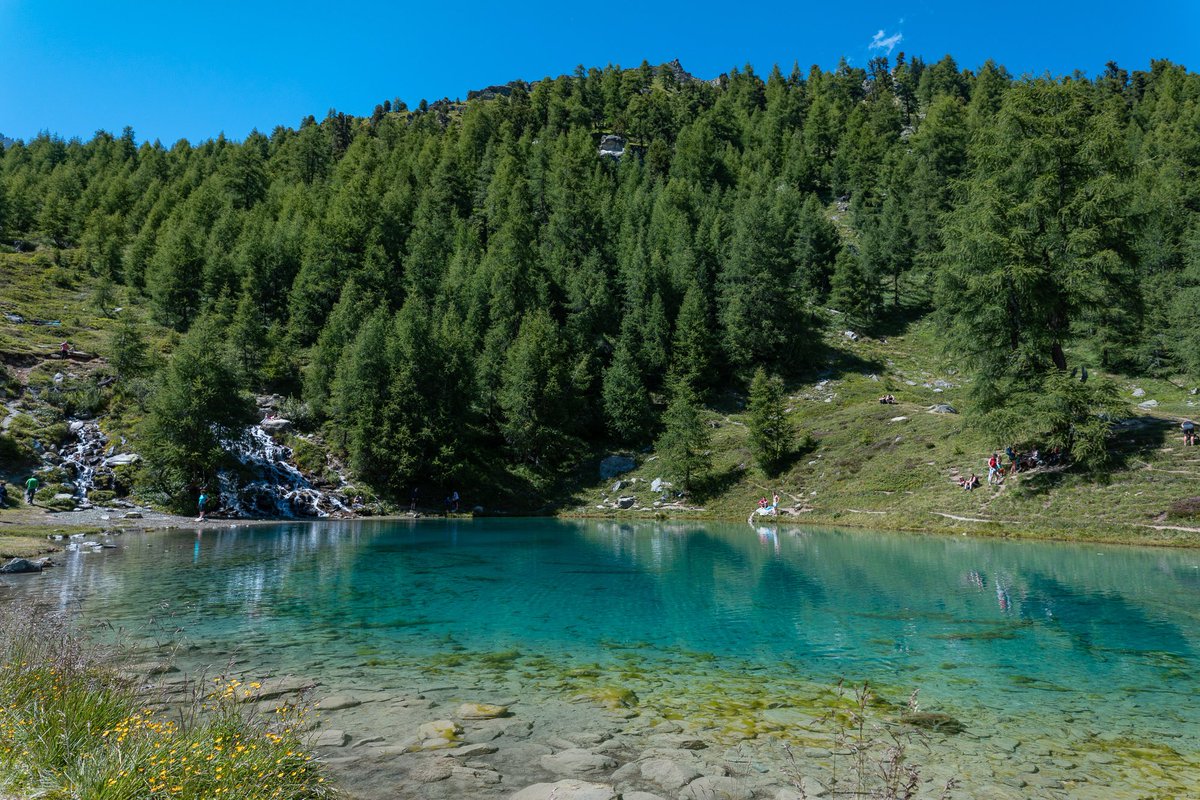 Une de mes plus belles randonnées de l’été dans le <a href="/valdherens/">Val dherens Tourisme</a> en #Suisse : le tour des aiguilles rouges, en passant par le sublime lac bleu d’Arolla. Des joyaux au cœur des #Alpes.