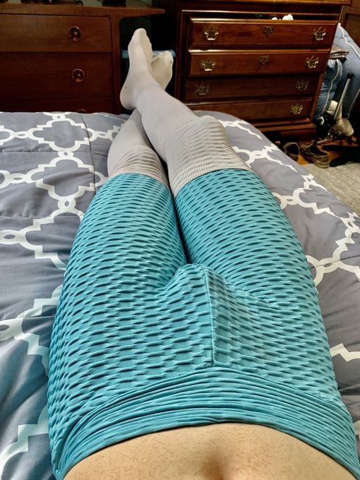 2 pic. Did some yoga! ???♀? https://t.co/TxydwNHZuK