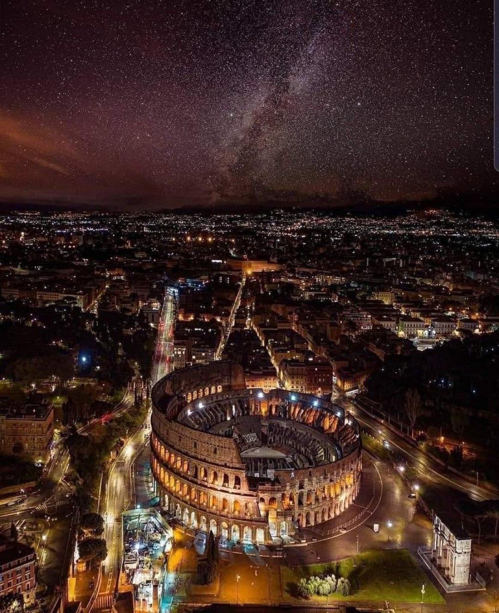 jlmartinnogales's tweet image. Desde Roma, la Vía Láctea marca el camino a Santiago de Compostela.
