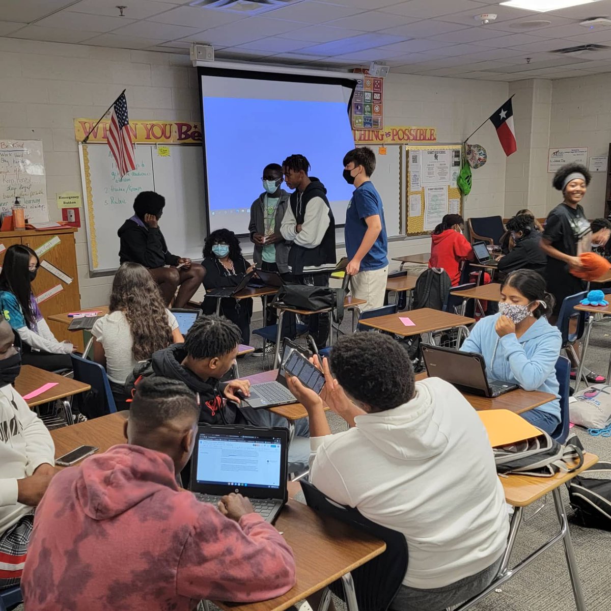 MISDSummitJags's tweet photo. Academics are important to us! Love seeing these kids be so involved in their work Ms. Day does a awesome job keeping everyone engaged #MisdSummitJags #Together #SummitLove #MatchourENERGY #Support https://t.co/QxgeCmwd3Z