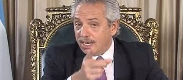 #Nación | El Gobierno extendió el freno a las exportaciones de carne hasta fin de octubre cutt.ly/tWxnMRm