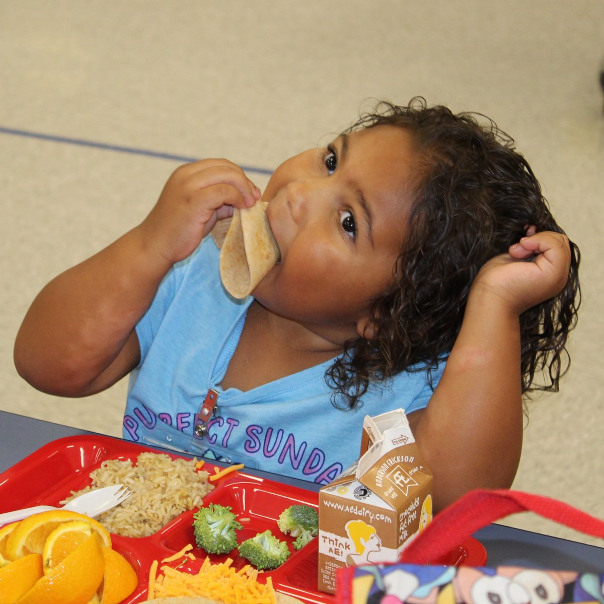 FDCSD's tweet photo. Students at the Early Childhood Center are loving lunch! #FDCSD #FDECC @taherfdschools https://t.co/qEHkLeNmQ6