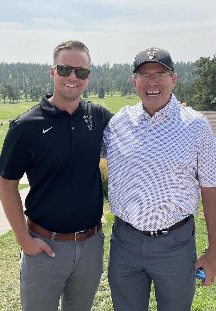 Legend🤝Legend

UCCS Athletics has had a pair of incredible leaders through the years!
#ADs #2021KirkhamClassic #ClawsOut

<a href="/NateGibson18/">Nate Gibson</a> <a href="/UCCSAD/">Stephen kirkham</a>