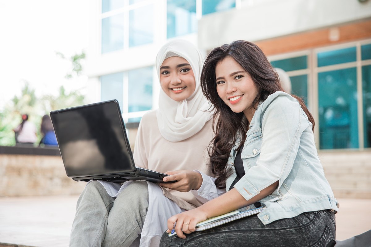 DYK: There are many ways you can connect with Ontario universities virtually this fall.

They offer online events, including webinars, presentations, tours, open houses and other ways to stay connected.

For more info, visit: ontariouniversitiesinfo.ca/universities/e… #OUInfo