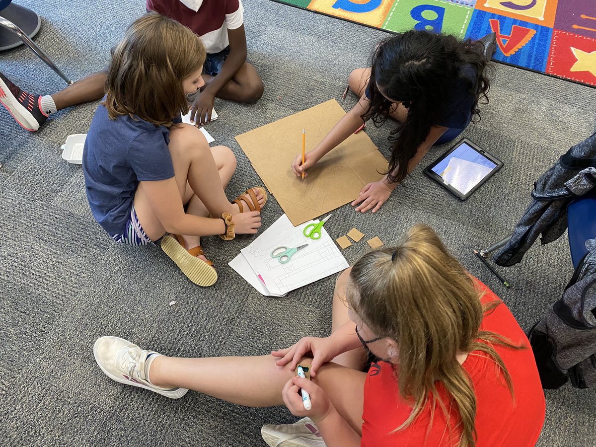 mr_maurin's tweet photo. When your room is a wreck but it is #makeday for #designthinking The buzz is astounding! @NKCSchools @stanforddschool @RavensNKC #nkcmicroschools @mrstgaul @Aimster70 https://t.co/4rh4QBK5jS
