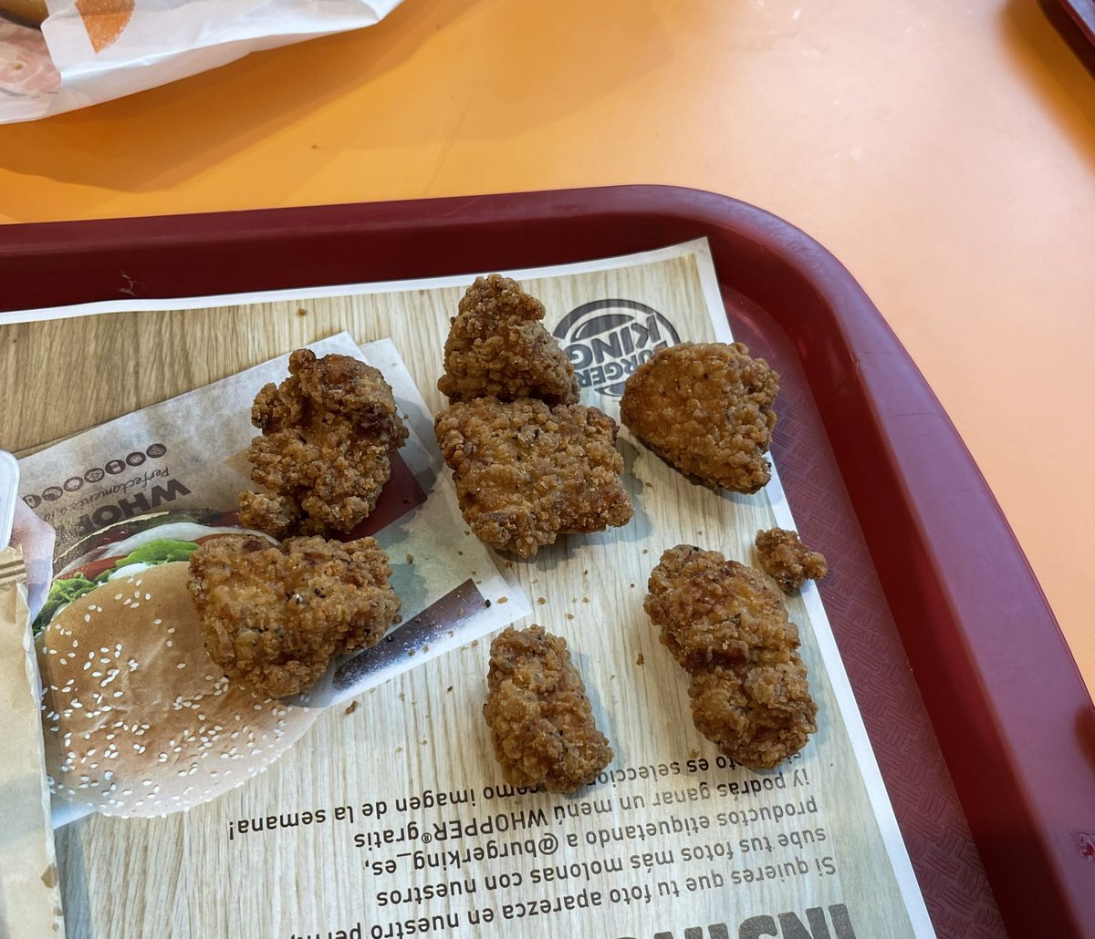 rickead2000's tweet photo. Hi @BurgerKing. How do I go about receiving the advertised product? https://t.co/YyATmGb5TW