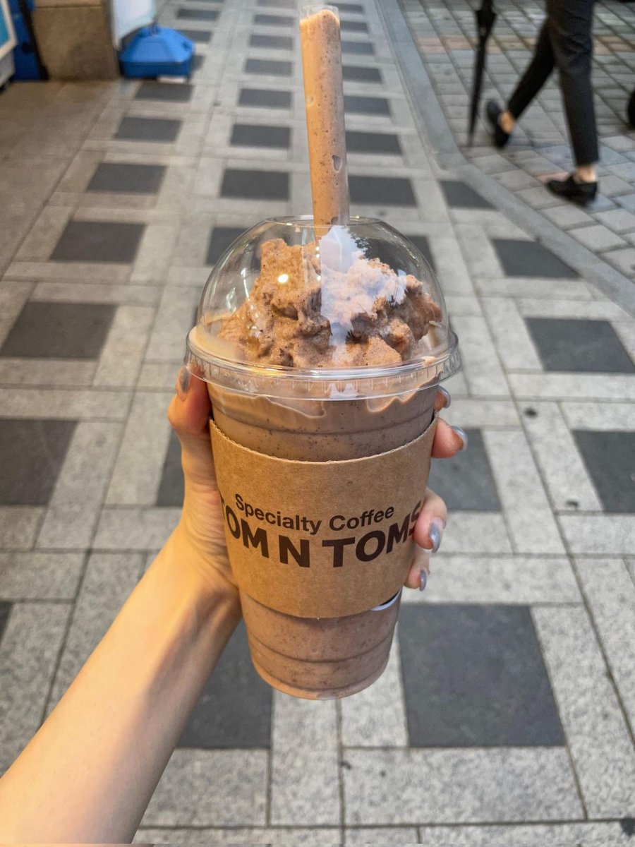 FanbaseKiss's tweet photo. [WEVERSE] 

[#Gouen] 

Buscaba algo que fuera dulce y encontré esto que tiene jarabe y chispas ㅎㅎ gracias a todos por sus recomendaciones😚buenas noches💕 https://t.co/bmNYdY0mp4
