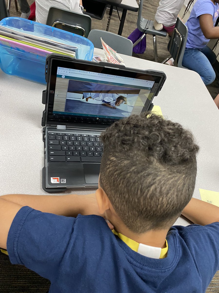 MissOloffson's tweet photo. Practicing one of our word work stations today - hunting for closed syllable words in our books and adding them to our class chart! @CFISD_ELAR2_5 https://t.co/XwGxcxIUYs