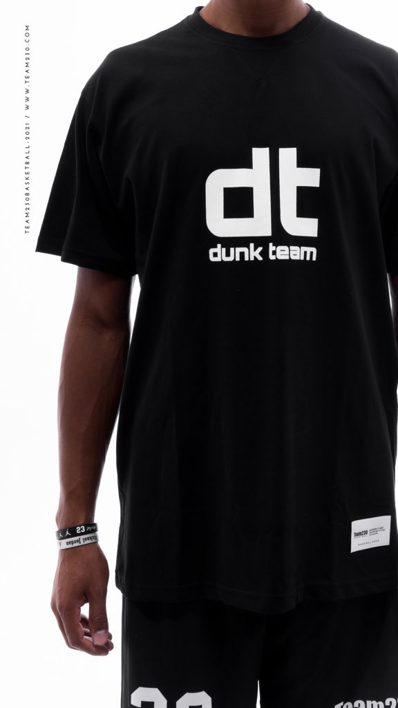 Team230's tweet photo. DUNK-TEAM 
@Team230Basketball 

T-Shirt inspirada no lendário campeonato de enterradas.

SLAM #DUNK CONTEST, desde 1976. 

#Team230Style 💧

https://t.co/v9VHDQ8Rv2 https://t.co/Pwpt3J3hOH