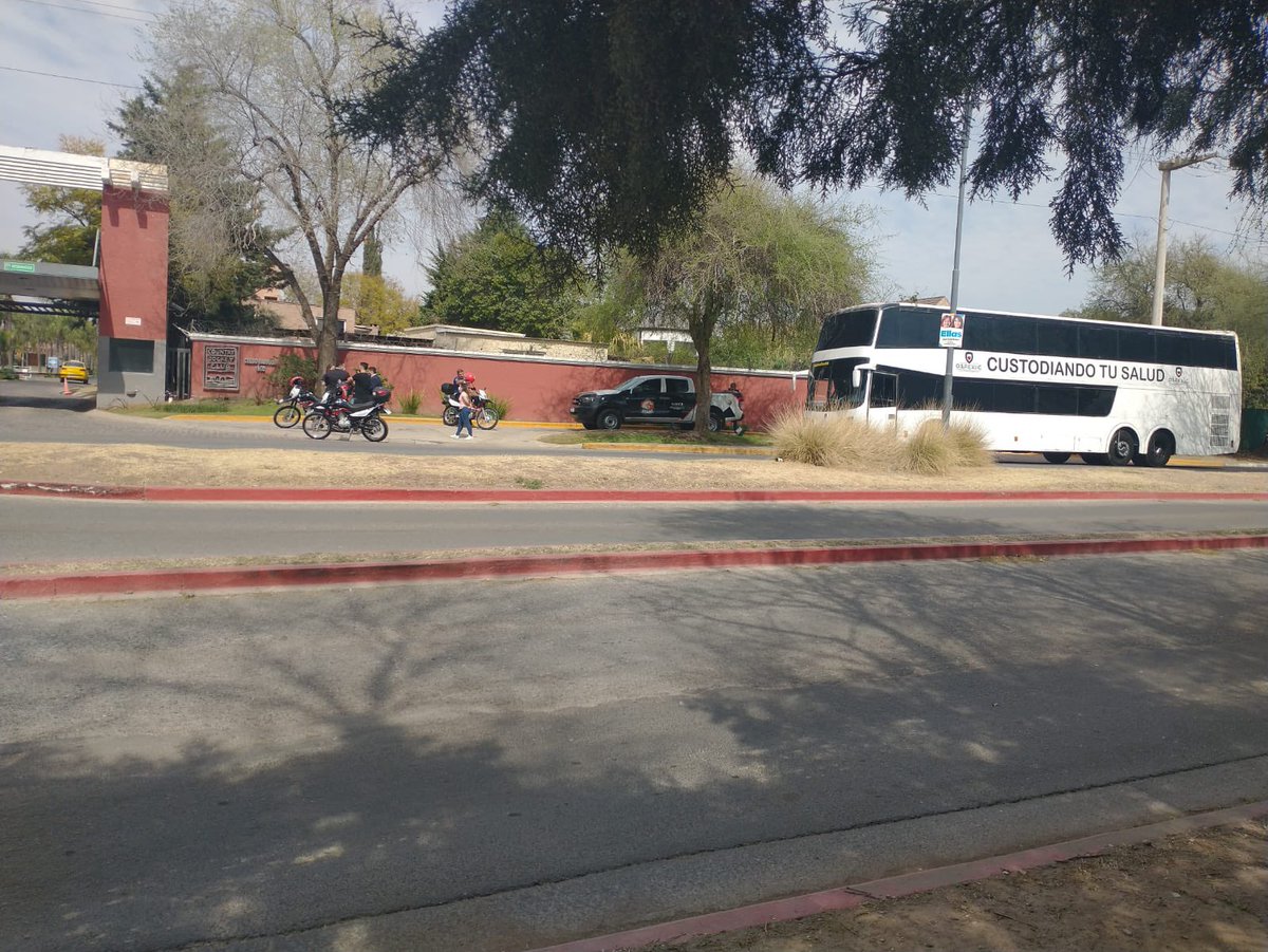 2511Marie's tweet photo. El #Motorhome de la #BrigadaSanitariaOspevic tuvo #Hoy jornada itinerante en los objetivos Planta  @vwargentina , @EasyArg Barrio Jardín , Jockey Club Córdoba , Country Ayres del sur , Country Campiñas del Sur. 
@GustavoPedrOk 
@Pedroccapatri https://t.co/ElYjdaakPc