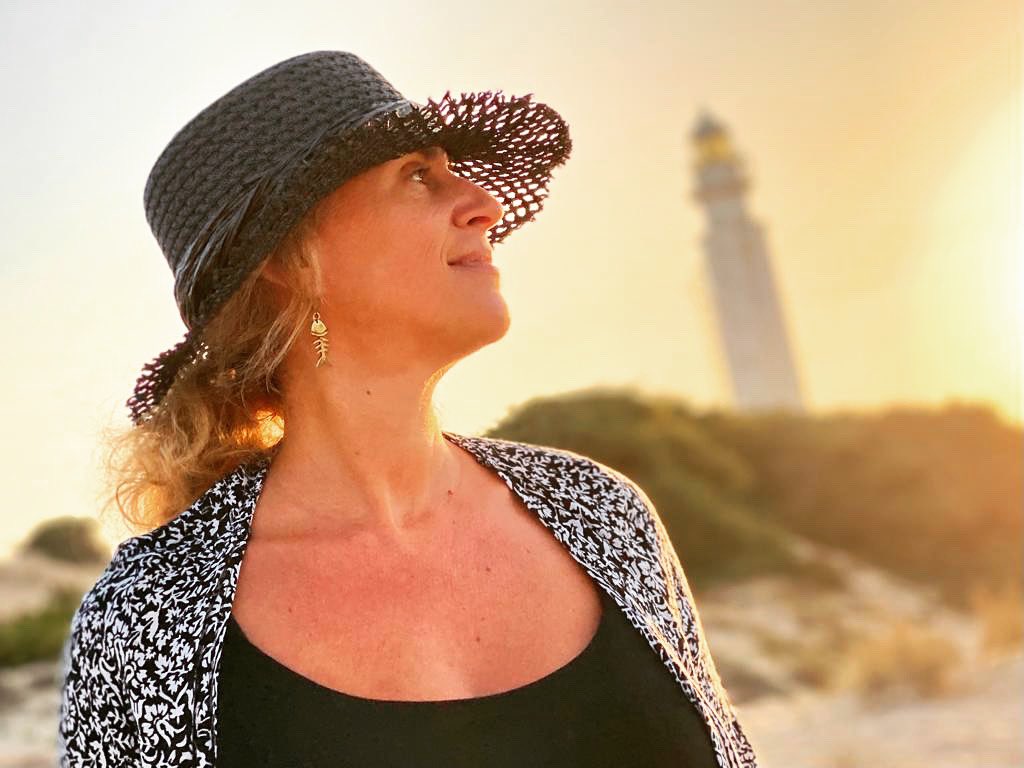 RoGoTri's tweet photo. “La vida no es la que uno vivió, sino la que uno recuerda y cómo la recuerda para contarla.” Gabriel García Márquez #undiasinverteesunaeternidad #mifaro #atardecer #trafalgar #cañosdemeca https://t.co/u7puaFYwK8