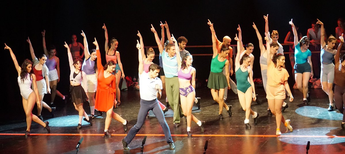 cococominarts's tweet image. Compartimos con vosotros las fotos de las representaciones del Festival de Canto y Teatro #LAaLíniaVermella por parte de los alumnos de #PreMusical y de #ComediaMusical que tuvieron lugar el pasado junio en el @BARTSbcn. 

Más fotos en: facebook.com/media/set/?set…

#EscolaCocoComin