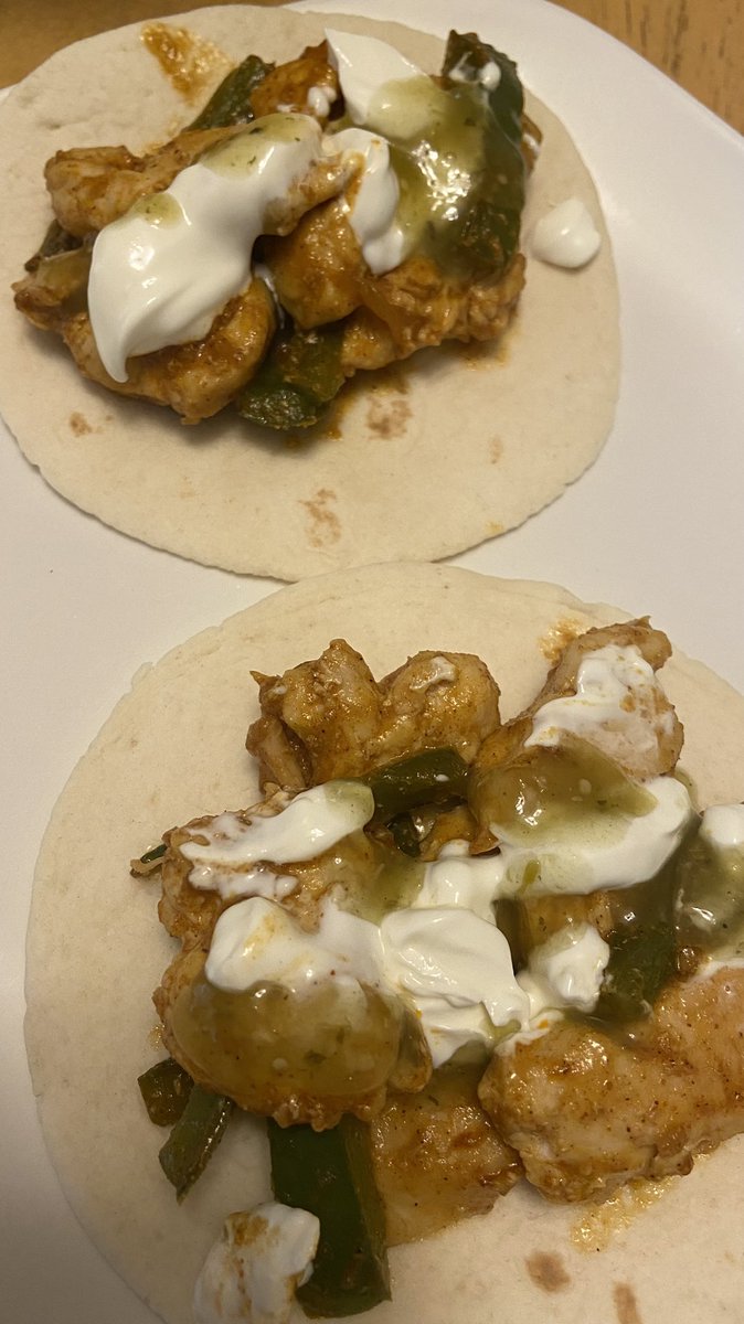 GypsyGoesKeto's tweet photo. Low carb chicken fajitas😍 #keto #ketosis #ketofood #lowcarb #ketomeal #ketofajitas https://t.co/wDt0vCO5bK