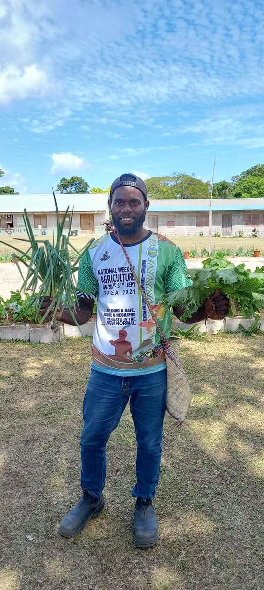 Congratulations to Loukatai School on West Tanna for scooping the DARD award for most outstanding backyard gardening display during the NWA 2021. #Tanna #Vanuatu_i_redi
