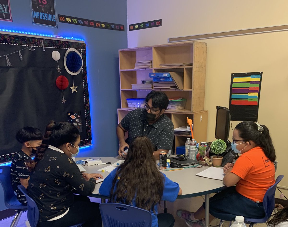 nwhite4002's tweet photo. I spy 3rd graders engaged in small group and workstations ⁦@SanchezES_HISD⁩. ⁦@HISD_ElemMath⁩ ⁦@Keniholley⁩ ⁦@nperez10⁩ ⁦@mr_cmartinez⁩ https://t.co/MjaGSFwHSD
