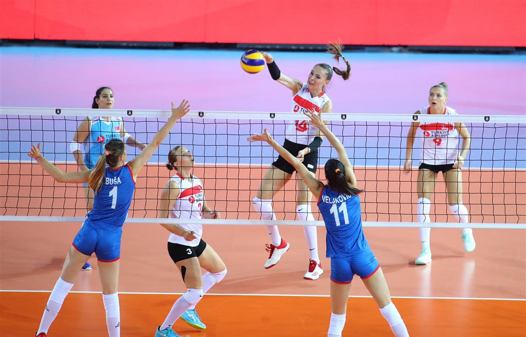voleybolplus's tweet photo. Final için. 
Türkiye 🇹🇷 - Sırbistan 🇷🇸
⌛️ 3 Eylül Cuma | 18.00 https://t.co/u4c3y46UTe