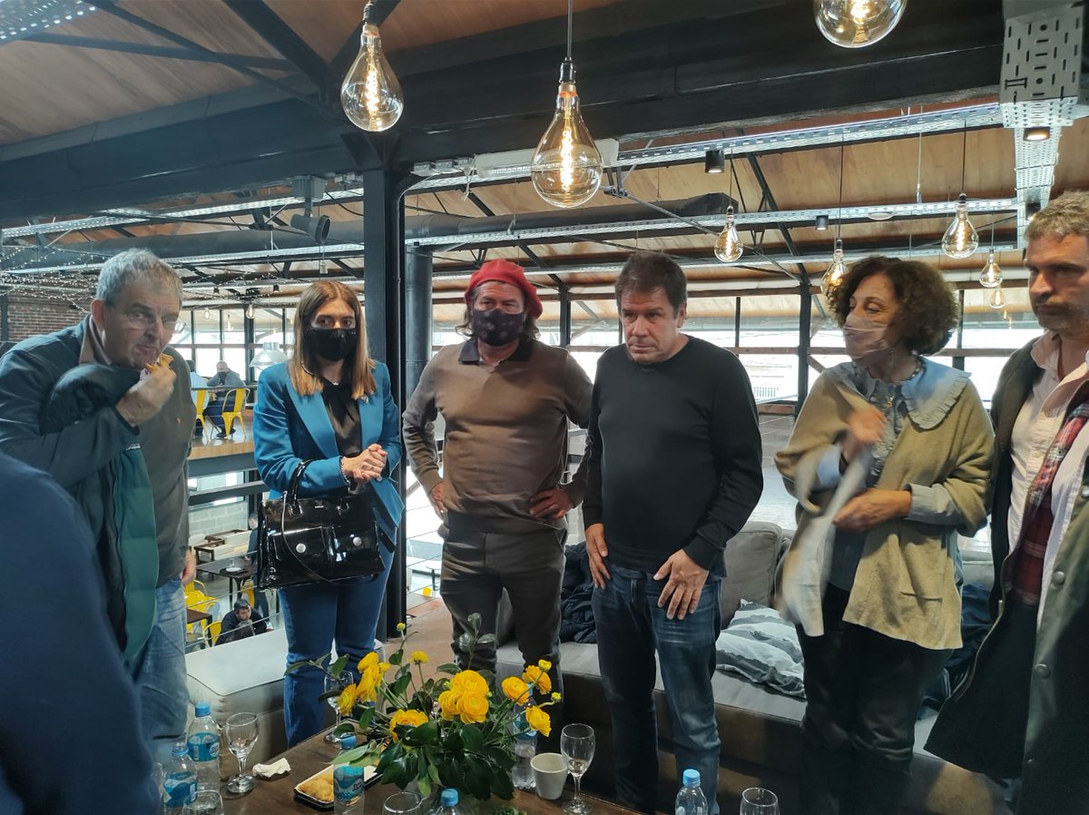 CARBAP_ARG's tweet photo. Encuentro de la mesa directiva de @CARBAP_ARG con precandidatos de Juntos en Junin.

👉🏼 @ManesF
👉🏼 @monzoemilio
👉🏼 @danyatavela77 https://t.co/EIAVQDeCW2