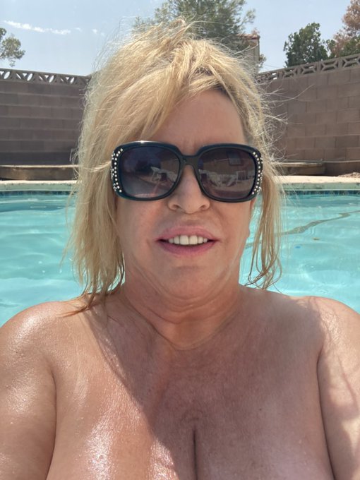 Enjoying the spoil https://t.co/ovTuVZbt6K<a href="/tag/europedichan"class="tags"><span>#europedichan</span></a>