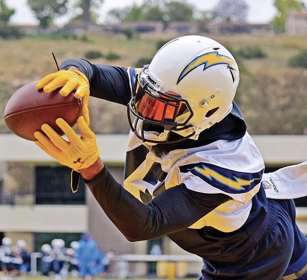 TheFieldLevel1's tweet image. Will Keenan Allen be the most productive WR in the AFC WEST (raiders, chiefs, broncos) this year? Let's discuss🧐

2020 stars:
-100 catches
-992 yards
-8TDS
#Chargers #BoltUp