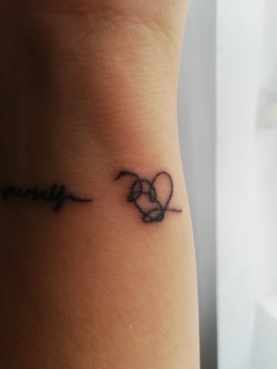 whalien_piper's tweet photo. It is a love yourself tatz to constantly remind me to love myself.. They literally showed me I have reason I should love myself..
@BTS_twt
#loveyourself #TattoosForKoo https://t.co/N2xIXWvjrH