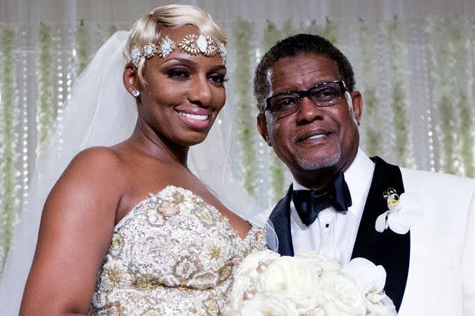 ChatterboxKeirn's tweet photo. Rest in Peace Greg Leakes. Sending my condolences to the Leakes family and I pray they find comfort and strength in each other at this time. Greg and NeNe first said “I do” over 20 years ago and again in 2013. So sad. #RHOA #IDreamOfNeNe https://t.co/KmdwLZhtX3