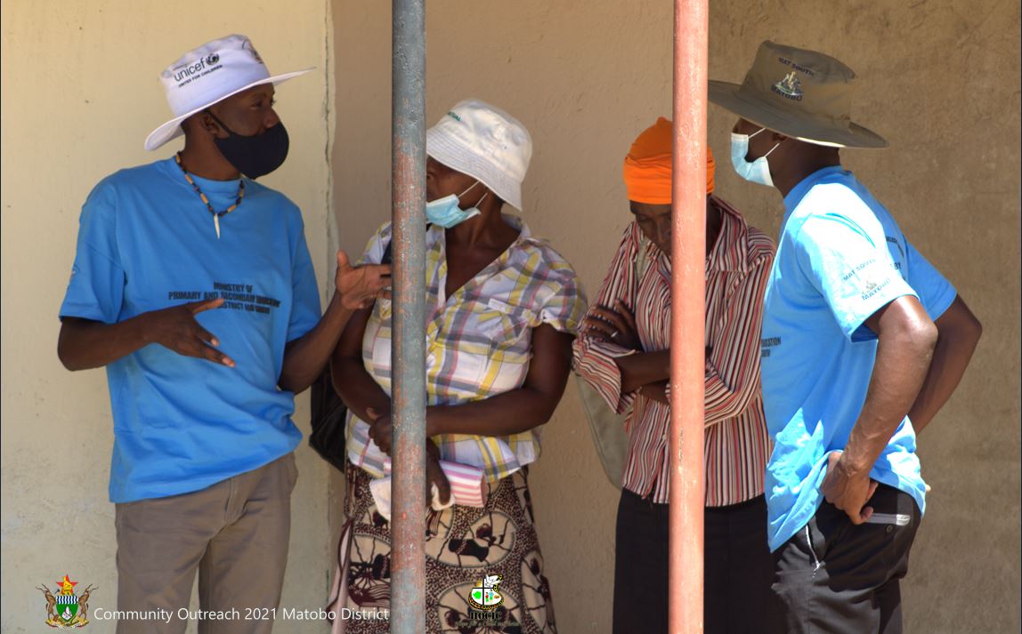 HOCICZW's tweet photo. [DAY 1] Community Outreach 2021 Matobo District.

We are #PROUD to partner the #MoPSE Matobo District in a 2-Day BACK2SCHOOL drive. The outreach promotes #COVID19 hygiene, going back to school &amp; awareness on the harms of illegal mining in Matobo.

#LeaveNoOneBehind https://t.co/dZ8B3O8aA5