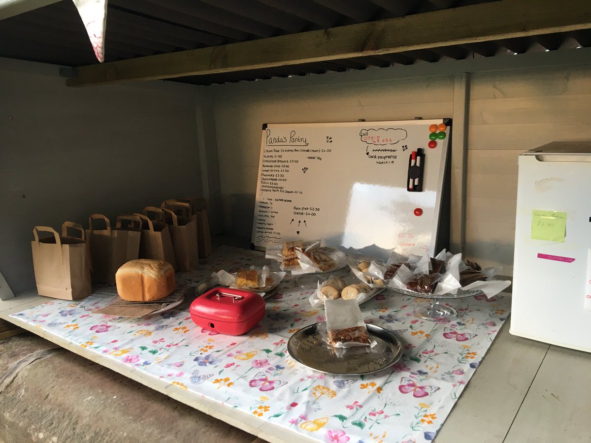 How brilliant! Quality produce and an honesty box at Audlem top lock. ⁦⁦<a href="/CanalRiverTrust/">Canal & River Trust</a>⁩
