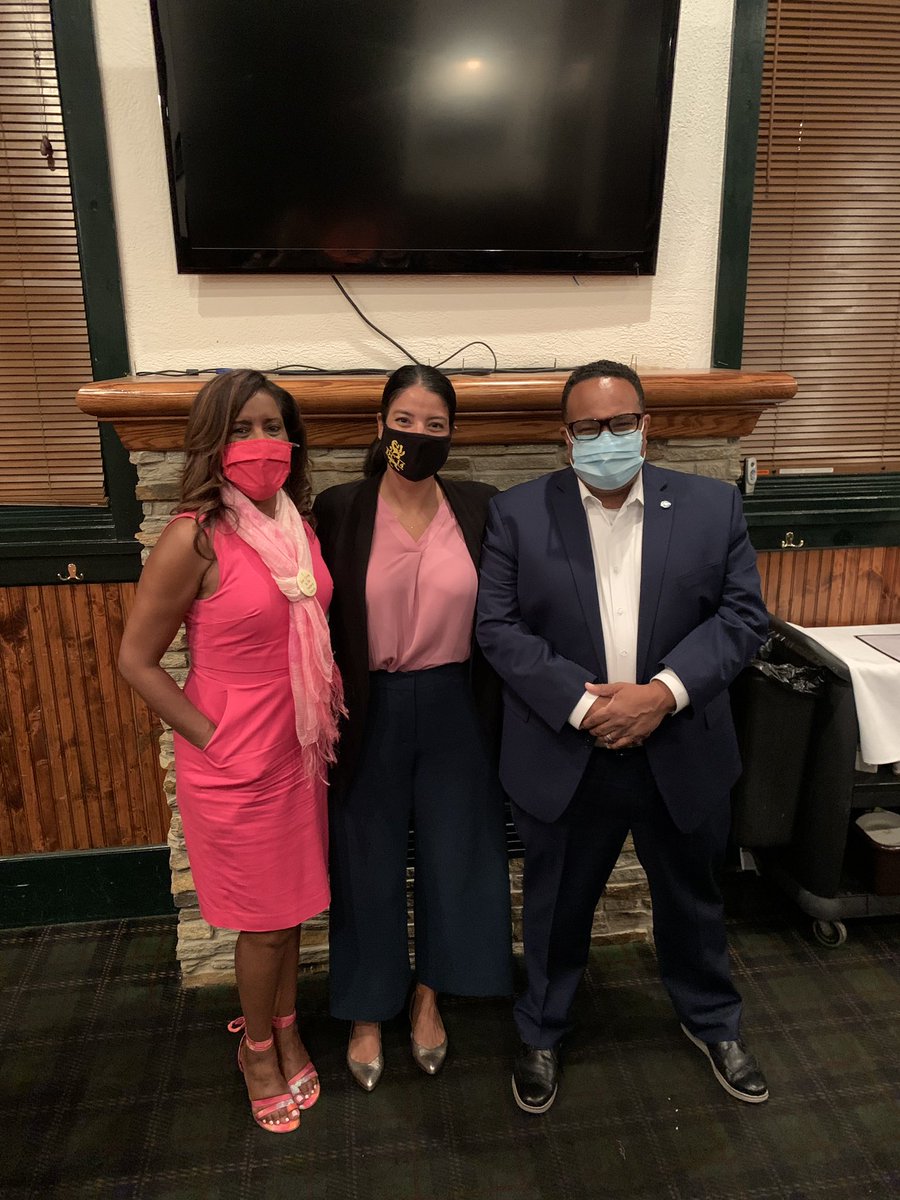 AnnaValenciaIL's tweet photo. Thank you to Cook County Commisioners @godonnagoIL and Stanley Moore for endorsing our campaign and hosting a Meet &amp; Greet in Flossmoor! 

#VoteValencia https://t.co/e8tG6PfatI