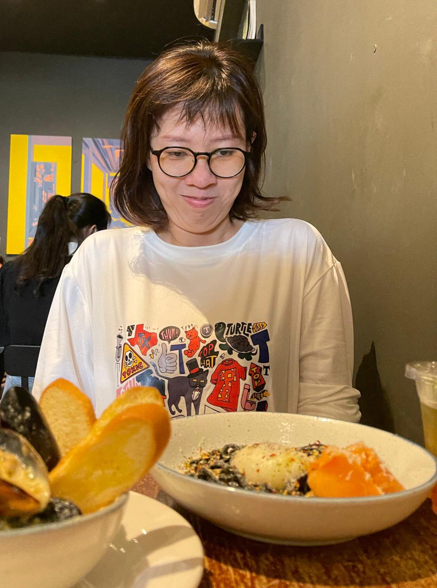 lightup86400's tweet image. Why do we always like to take such closeups 🤣 #beingrandom #FuseSelcaDay #퓨즈셀카데이 #FSD

PS: am late to this