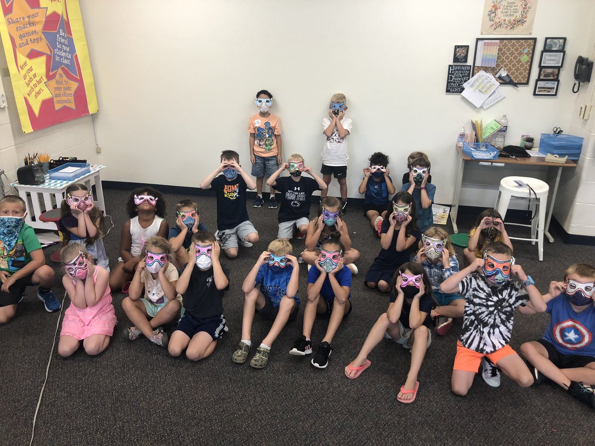 1st Grade is FULL of everyday superheroes. Everyday superheroes are kind, honest, respectful, and helpful according to Mrs. Capogna’s class! Are you an everyday superhero? 🦸‍♀️ #SchoolCounselor <a href="/BrecknockRocks/">Brecknock Elementary</a> #SEL #mifflinsd