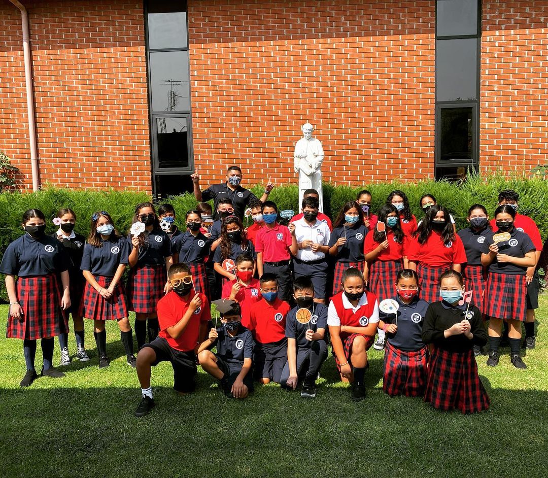 CatholicEdLA's tweet image. You can tell that our students are smiling underneath their masks!

#backtoschool
#catholicschoolsareopen

. . . 

@saviopatriots 
We are blessed to welcome our 6th grade students back in their classrooms on their 1st week of the 2021-2022 school year🎉🙏🏽♥️💙
