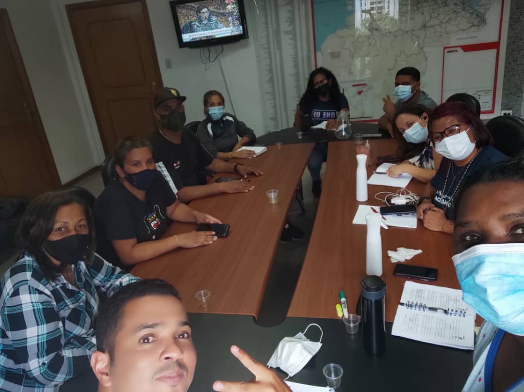 WilliamsBurgos_'s tweet photo. Hoy #1Sep tuvimos reunión de trabajo con el Gabinete Comunal de Caracas en la Sede de #Fundacomunal 

#VenezuelaProductiva
#ComunaONada 
#VenezuelaComunal https://t.co/OAjnpyij9A