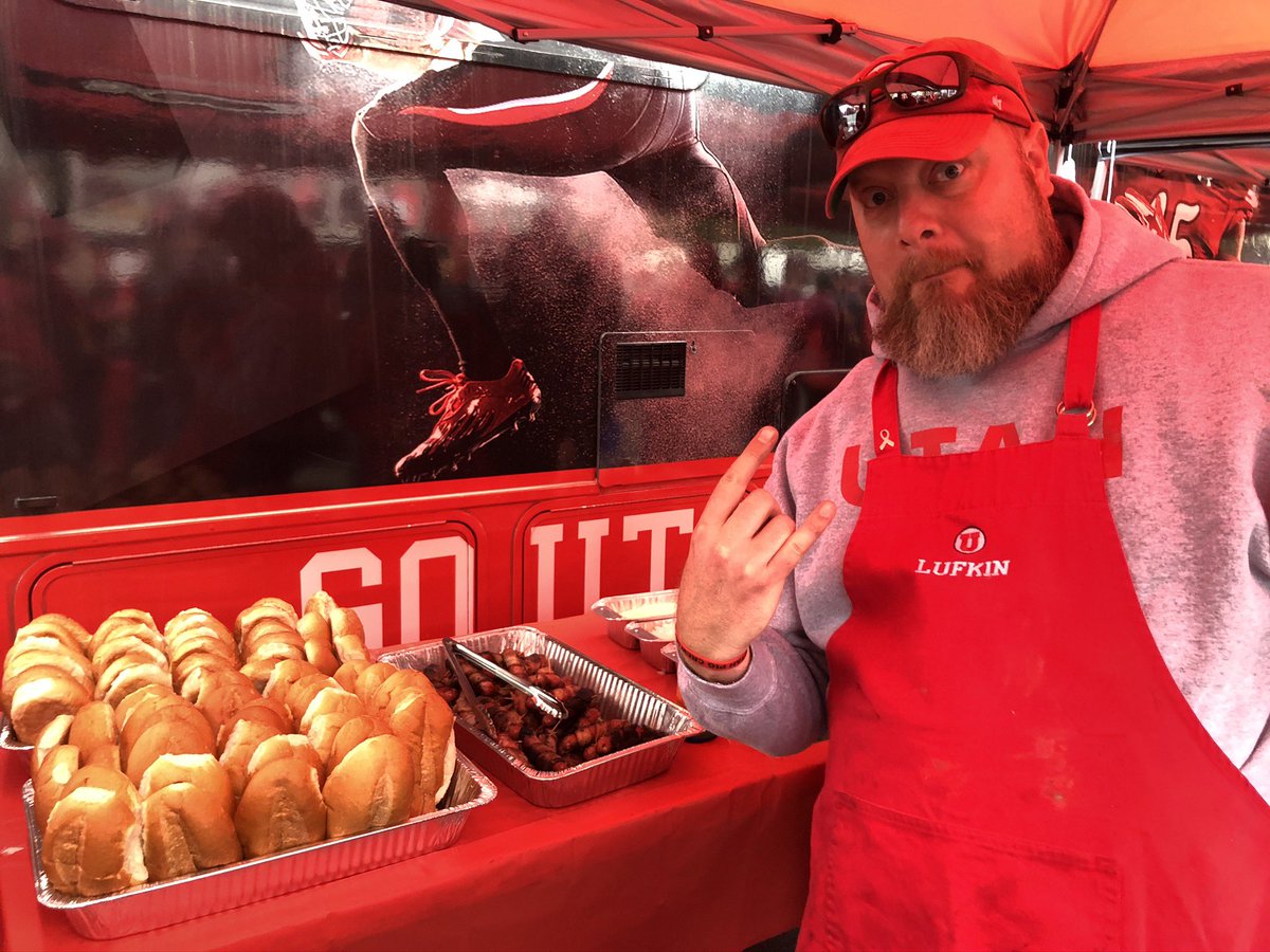 mattybumbo's tweet photo. Of course we’re all wondering…hey @UtahPigBus….what’s on the menu tomorrow? #TailgateU #GoUtes #pleasetellmetherewillbebacon @BlockPartyU #lesswarmoreparty https://t.co/bv7GqaZImu