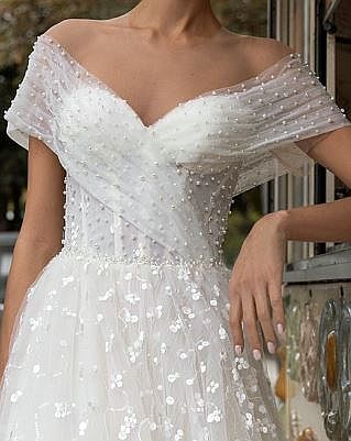 Breathtaking Boho Soft Tulle and Lace Aline Wedding Gown  with Nude Sheer Bodice, and a Chapel Train
etsy.com/ca/listing/925…