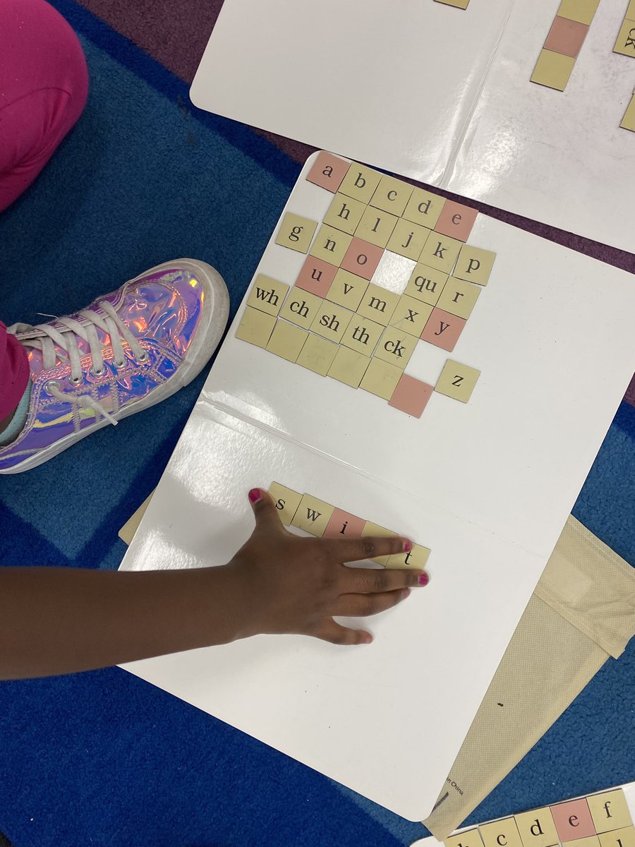 So impressed by my word builders today! Listening for all of those sounds! #togetherweshine <a href="/NewHavenStars/">New Haven Elementary</a>