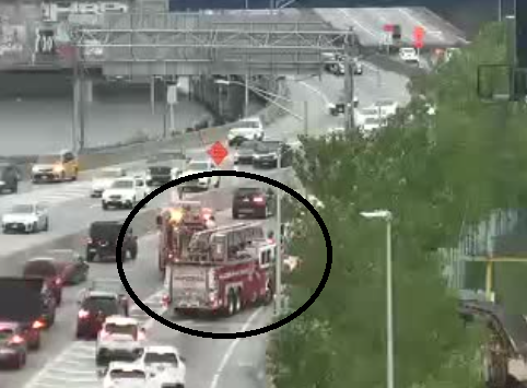 GregRice1010's tweet photo. Trouble in #Queens!

The @1010WINS Jam Cam shows @FDNY on scene with a wreck on the SB #WhitestoneExpressway at #NorthernBlvd, blocking the right lane and backing you up to the #WhitestoneBridge.

@WINSTRAFFICNYC https://t.co/uprFaw3e4t