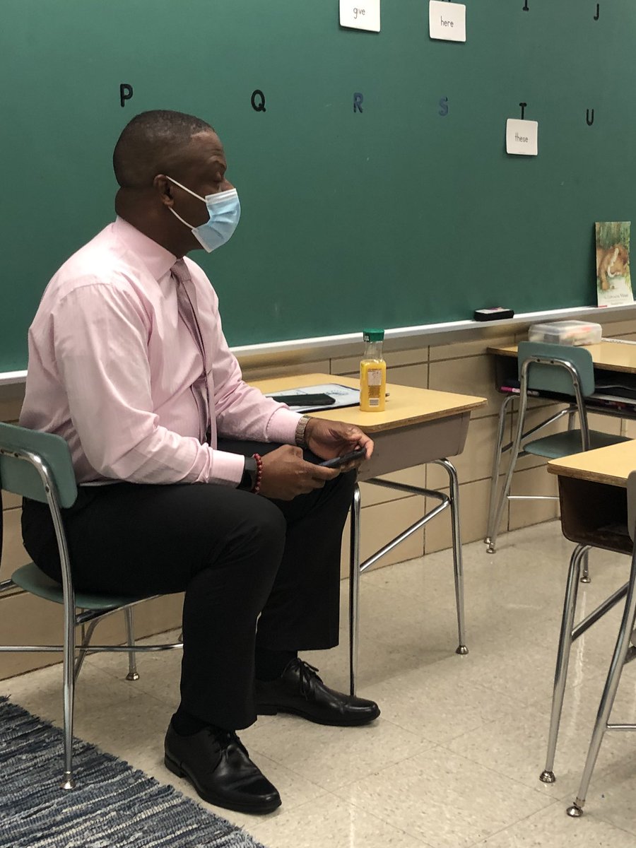 Strong phonics instruction in <a href="/misschill93/">Miss Hill</a> 2nd grade as @BCPS_Sup watched on! <a href="/nashaeb/">Dr. Nashae Bennett</a> <a href="/fayfayallday1/">Fay Davenport</a> <a href="/MelissaDiDonato/">Melissa DiDonato</a> <a href="/RJones_8/">Racquel Jones, Ed.D.</a>