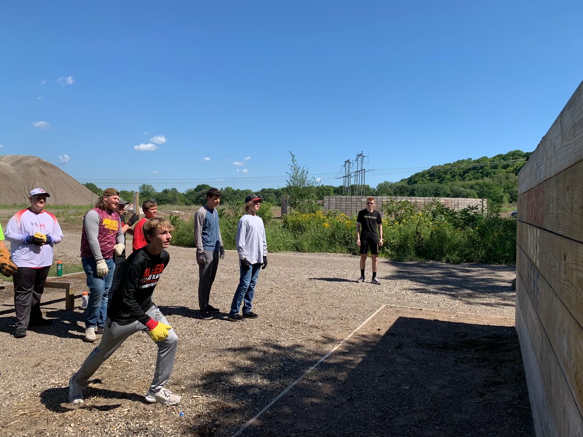 CFSchools's tweet photo. 🏈 🅃🄴🄰🄼🅆🄾🅁🄺 🏈
The Bomber football team participated in the Courage Course in Hastings, MN. This team-building event was sponsored by National Guard and the United Heroes League. 
#LearningInThe252 https://t.co/4JxfyoF62E