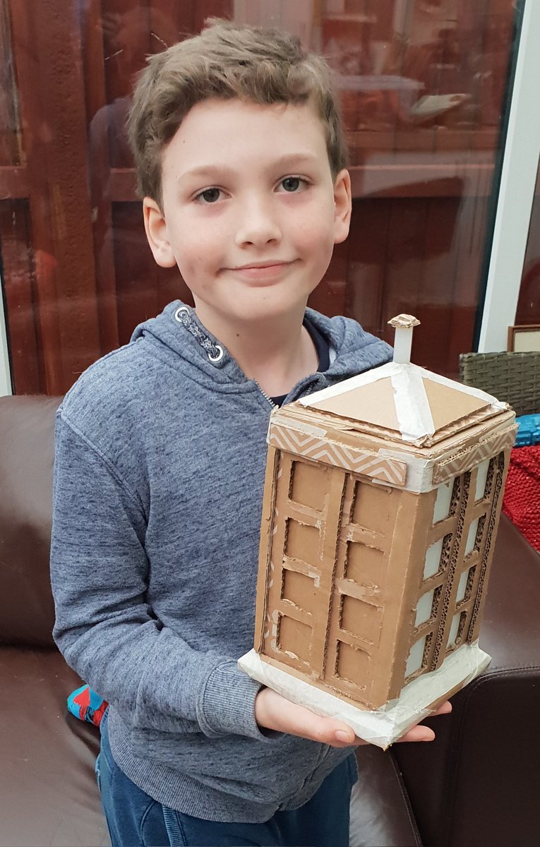 Inspiration from <a href="/DarrellWakelam/">Darrell Wakelam</a> 
A <a href="/goustocooking/">Gousto</a> cardboard box
A glue gun and roll of masking tape 
Leaves a very happy <a href="/bbcdoctorwho/">Doctor Who</a> fan. Papier machete tomorrow then paint. 😁