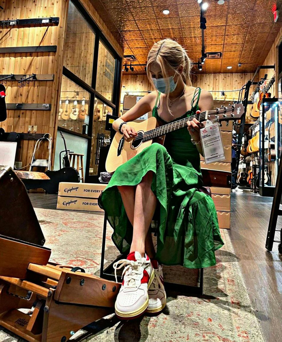 ᥣ᥆᥎ᥱᥣу ᥲᥒgᥱᥣіᥒᥲ mᥙtіᥲ tweet media