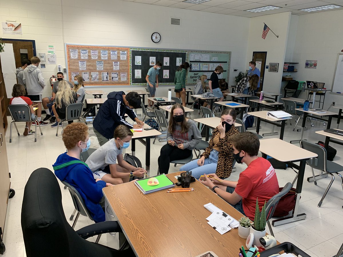 LCHS1954's tweet image. Collaboration. Norms of Engagement. Social contracts created by students.  Mr. C., this is good stuff! #Buildingastrongcommunity