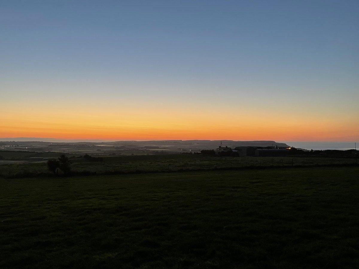 sleepyhollowgp's tweet photo. Grateful for evenings like this - just for a quick walk along our lane - views over the sea to the north, the sea mist rolling in over the low lying fields, watching the amazing sunset over the Donegal Hills in the distance #recharge #busybusyweek https://t.co/MHTcuObFNt