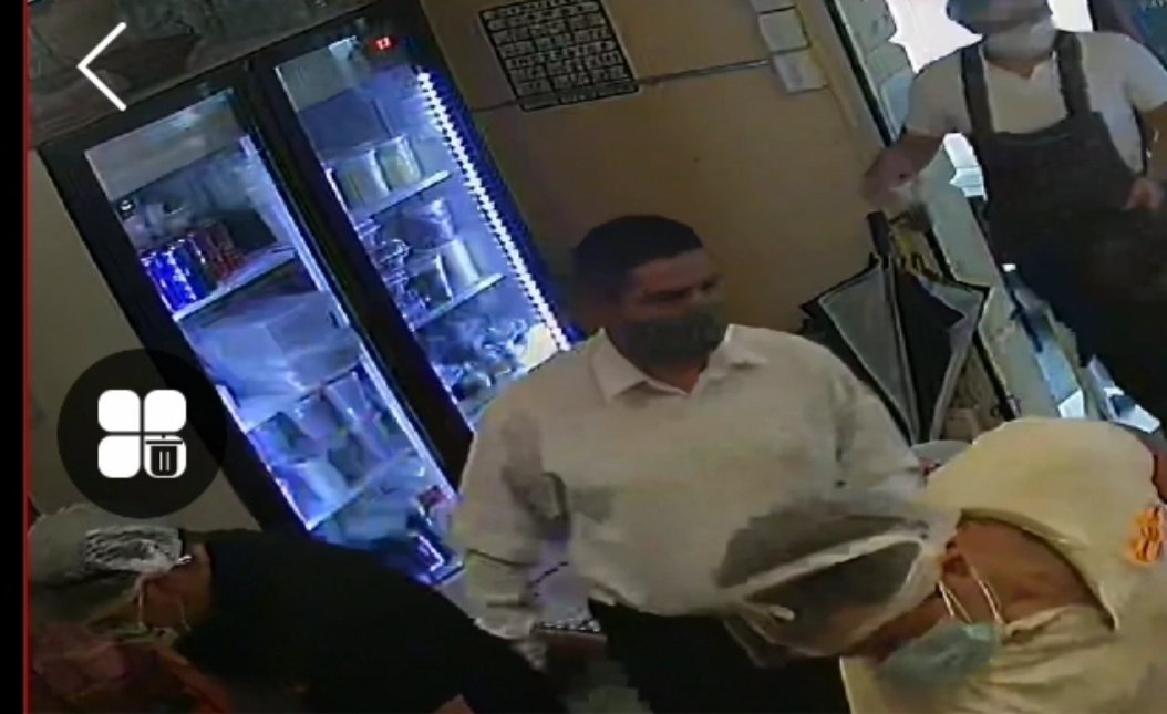 BuenasMigasDF's tweet photo. ⚠️⚠️Alerta ⚠️⚠️Este tipo nos pidió empleo de MESERO con PAPELES entró hoy a laborar y se robó $500 de una cuenta y el celular de un compañero @En_laDelValle @ColNarvarte @Narvarteando_ @NarvarteVecinos @SSPCMexico @BlindarBJ @BJAlcaldia https://t.co/3sAMeeK3ux