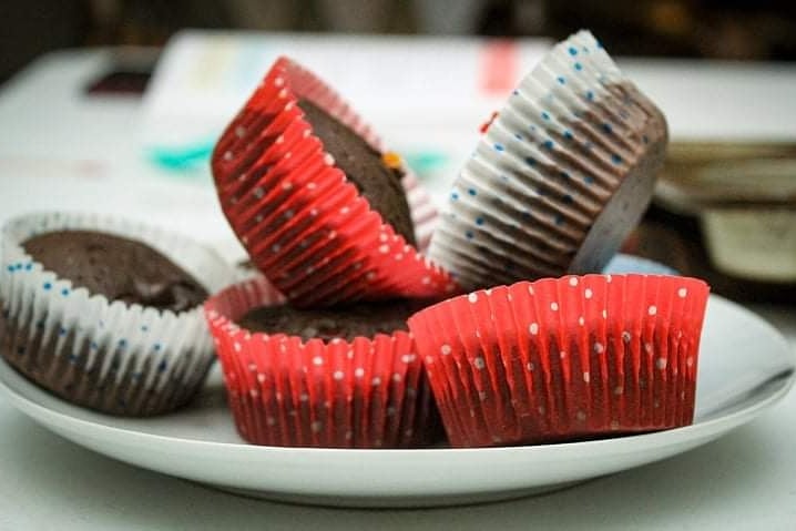 welcome_nash's tweet image. Checkout these flaky, chewy, chocolate Brownie Bites 😋 🤤 that me and the kids made over the past weekend 😊 and they are DELICIOUS 😋 😀 😜  #wehadfun 
📷 @GNPhotography1

#recipeshare :⬇️⬇️⬇️⬇️ youtu.be/SFrgn14hV3w
.
.
#cake #brownies #bites #baking #Foodie #dessert #STL