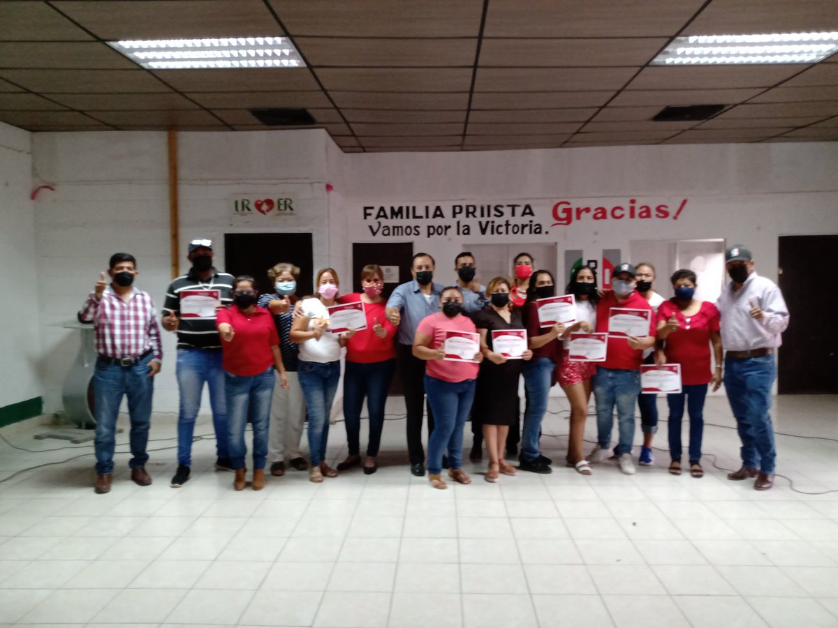 madero_pri's tweet photo. Con gusto, reconocimos a líderes y lideresas priístas de varias colonias de #FranciscoIMadero , que fortalecen día a día a nuestro instituto político.
#EnElPRISeguimosTrabajando 
@alitomorenoc @caroviggiano @PRI_Nacional @rigofuentes @marthaloeraa @PRICoahuila @pablonavarrihe1 https://t.co/46hafPktLE