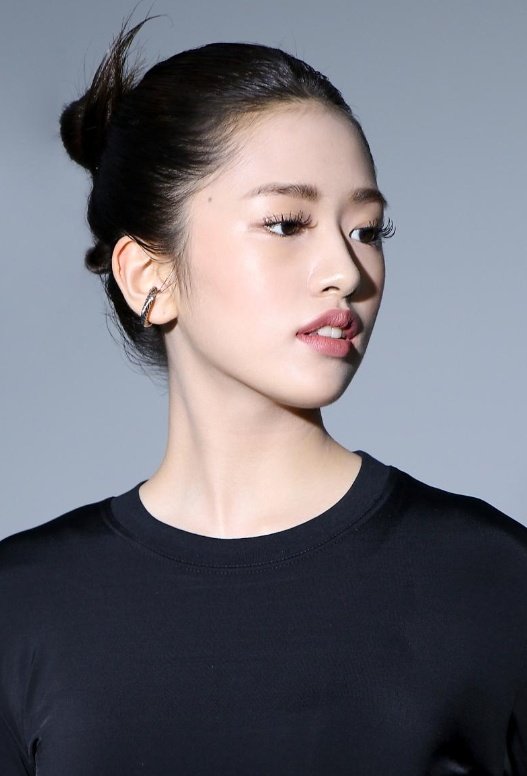 yujinthinkr's tweet photo. AN YUJIN IS SO DAMN PRETTY https://t.co/vZkFT9G1SC