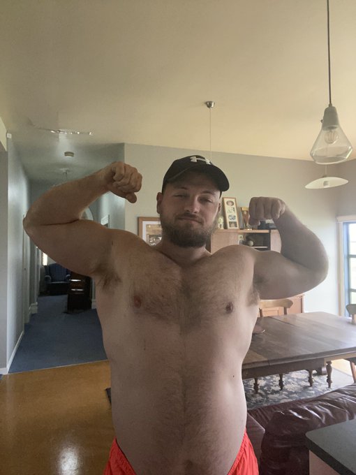 Belly getting bigger everyday 🤤😈😍 https://t.co/snk2tIsGEX